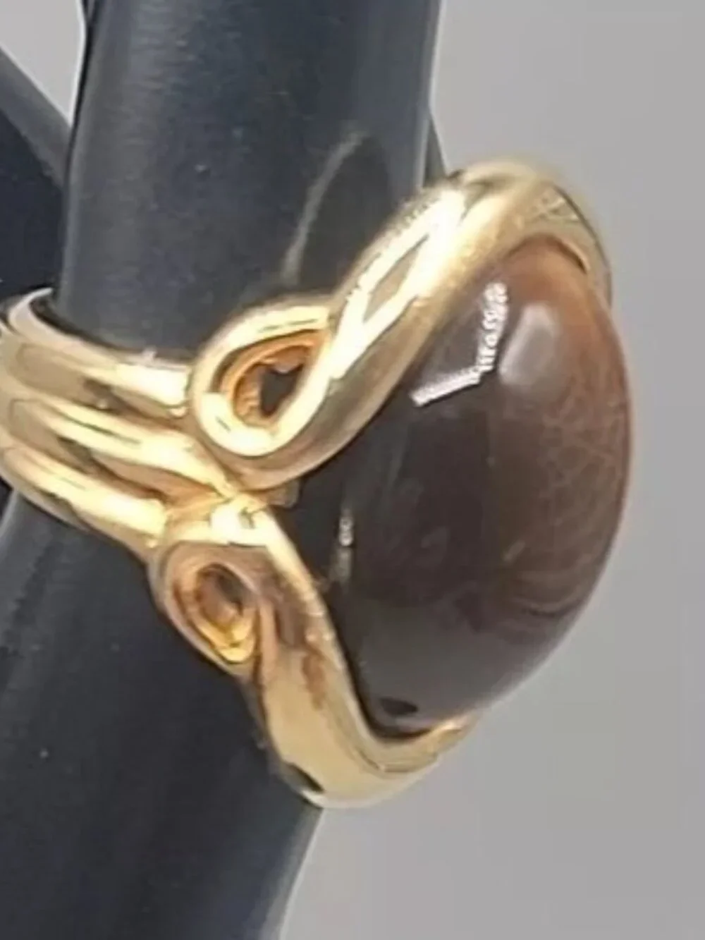 VTG Signed JOMAZ Tiger's Eye Statement Ring Gold Tone Cocktail Cabochon 5.5 RARE